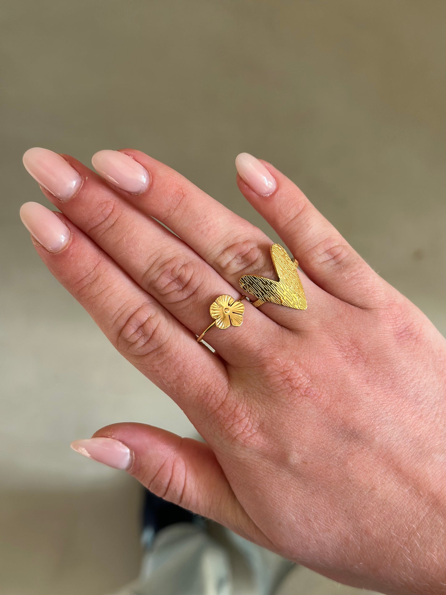 Ring cute small flower