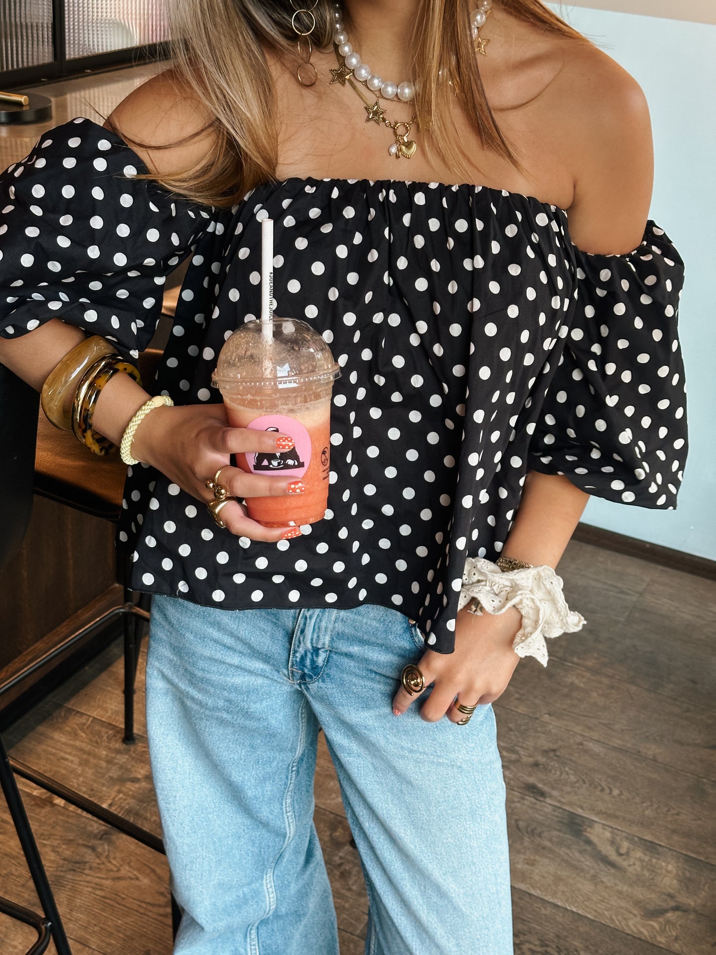 Dots off shoulder top zwart