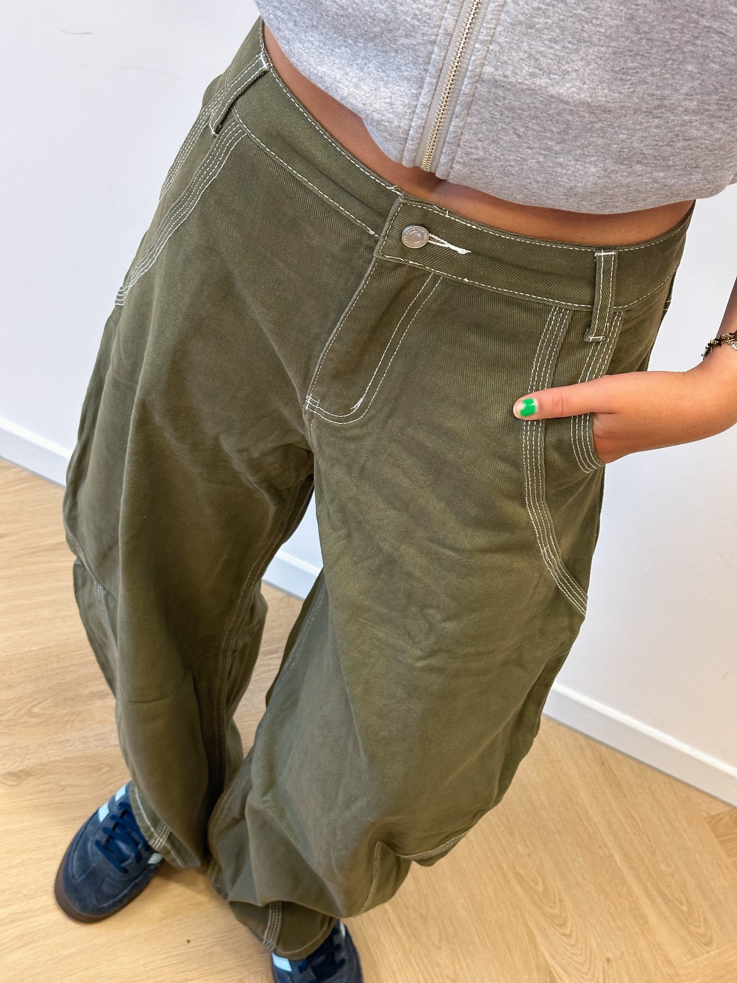 The balloon jeans army green