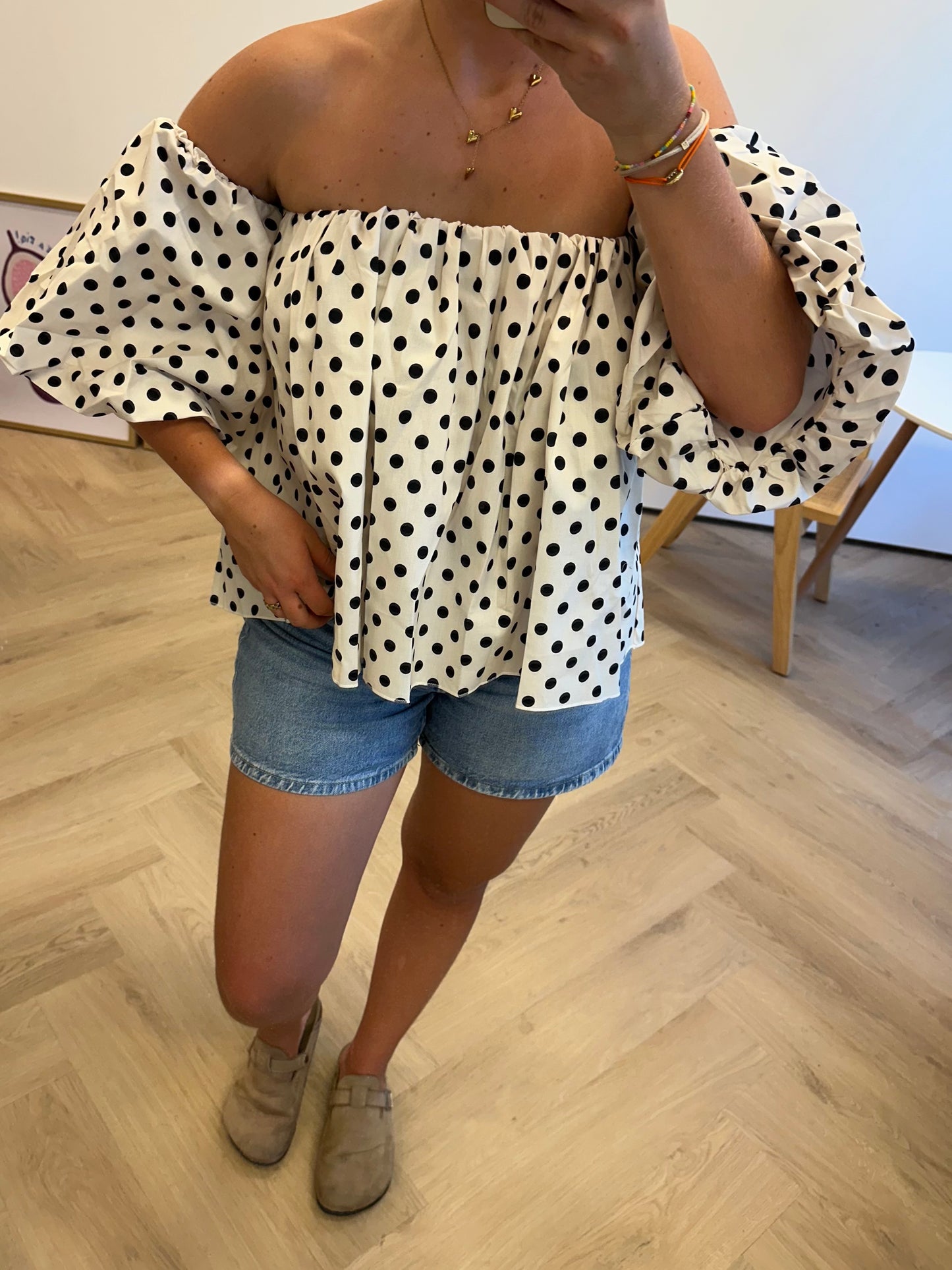 Dots off shoulder top wit