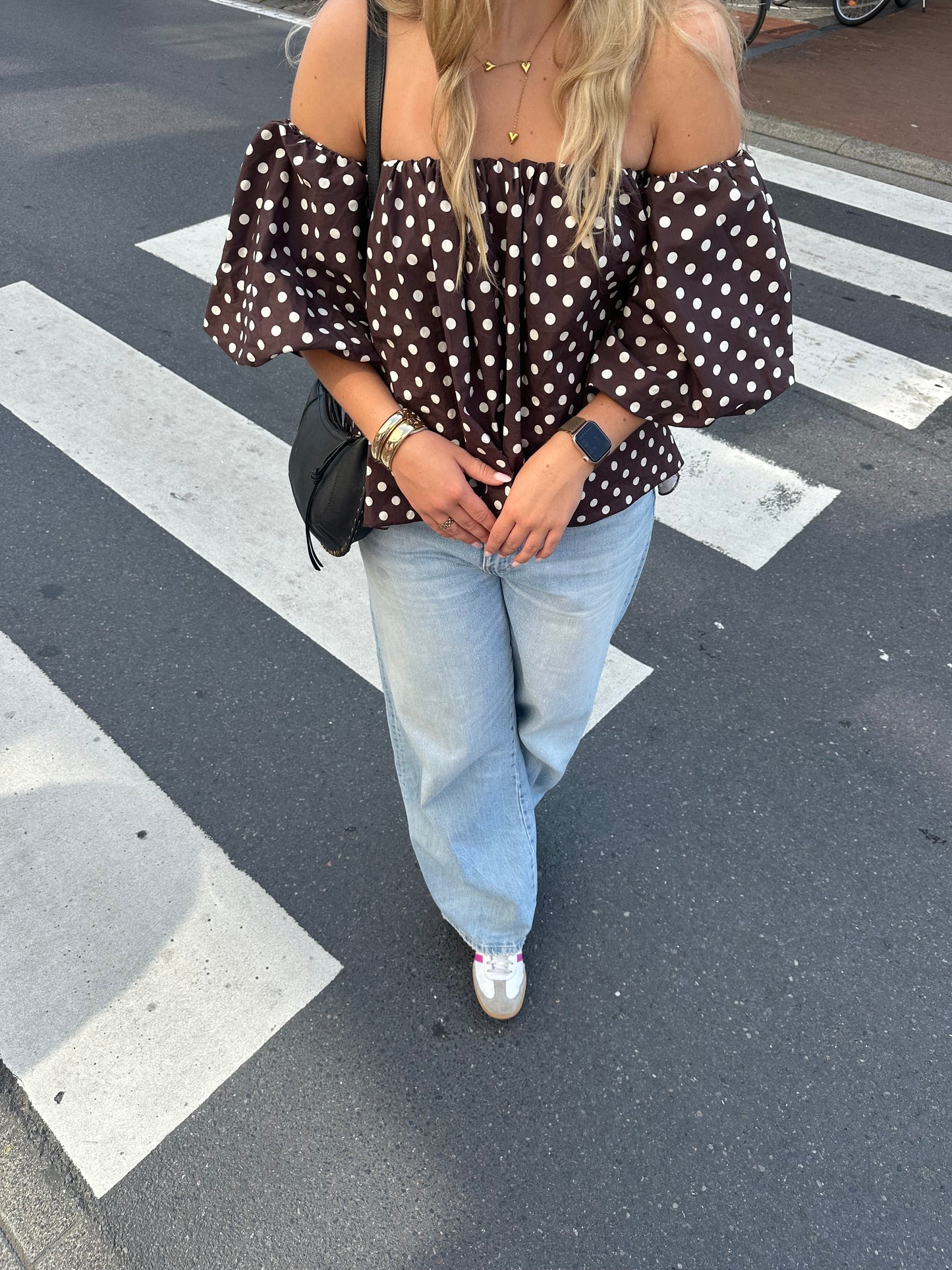 Dots off shoulder top choco