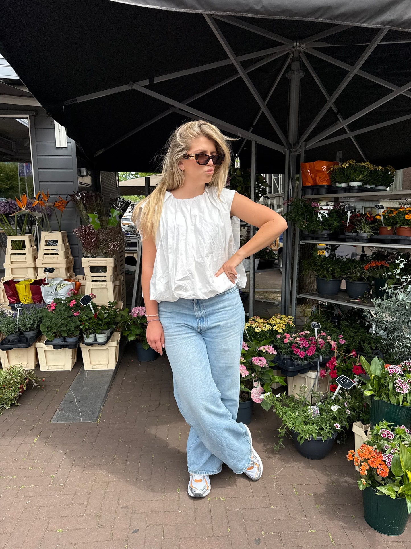 Lot top off white