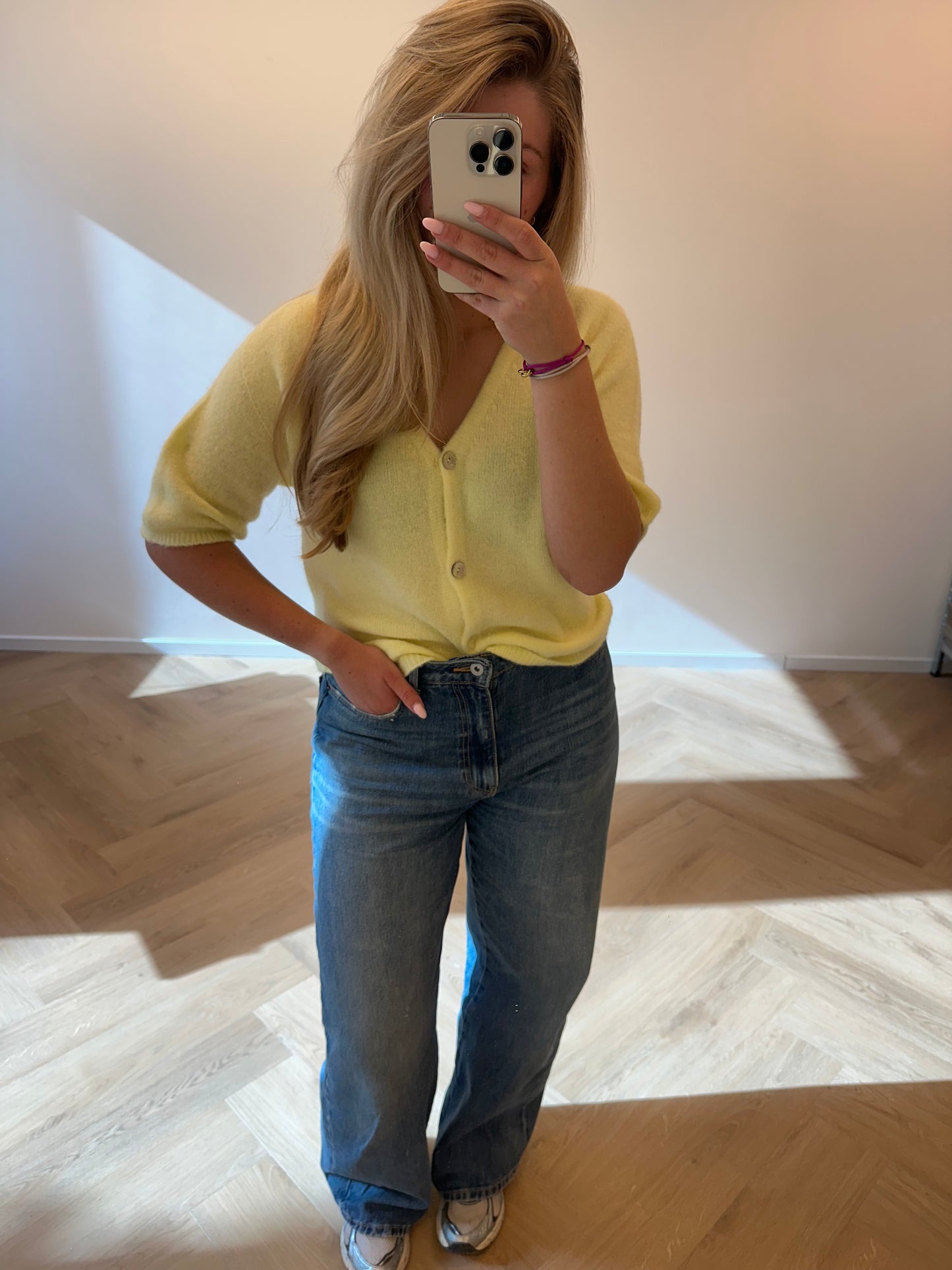 Fauve top butter yellow