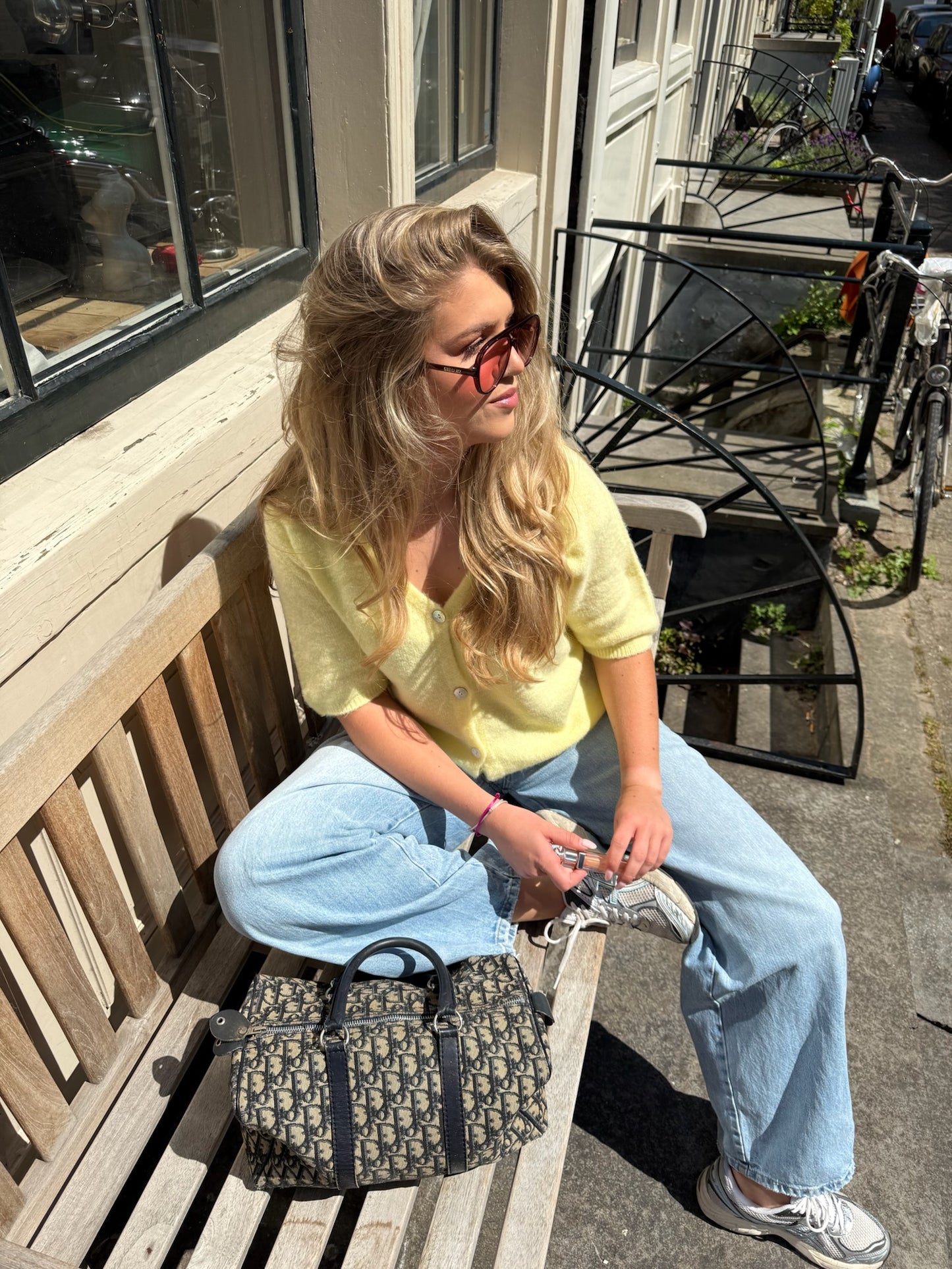 Fauve top butter yellow