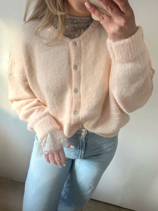 Lovely’s cardigan blush pink