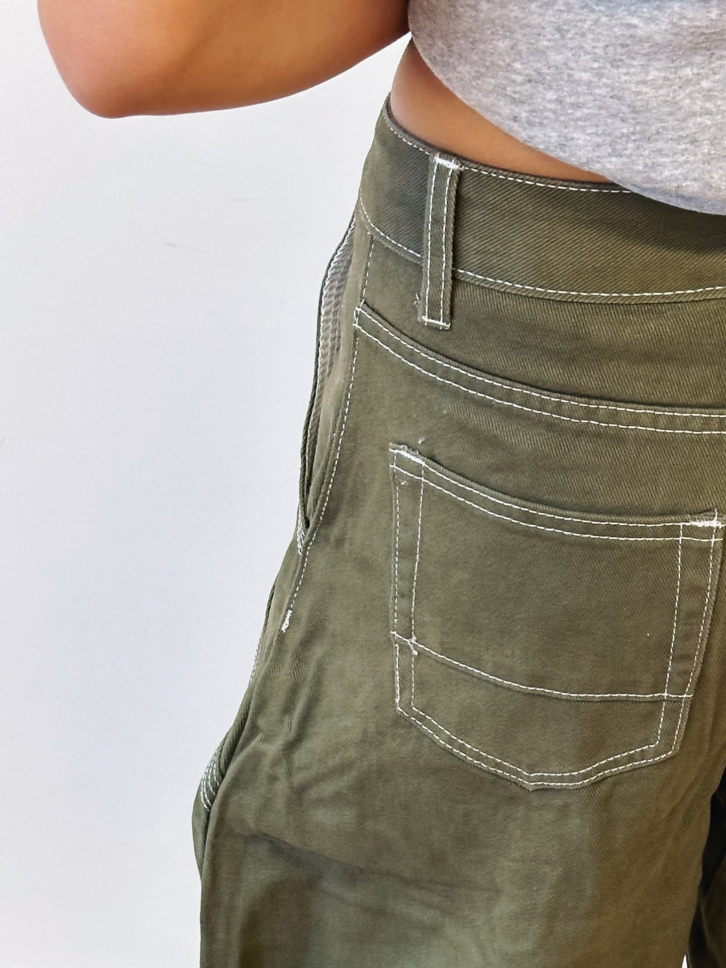 The balloon jeans army green