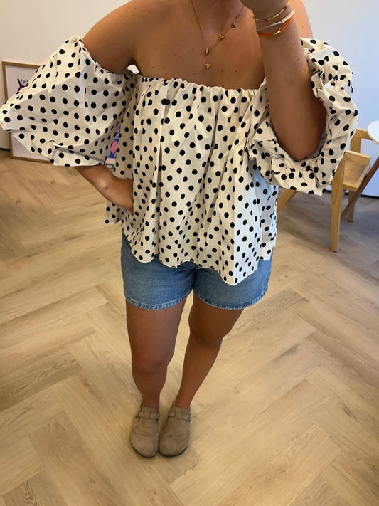 Dots off shoulder top wit - pre order