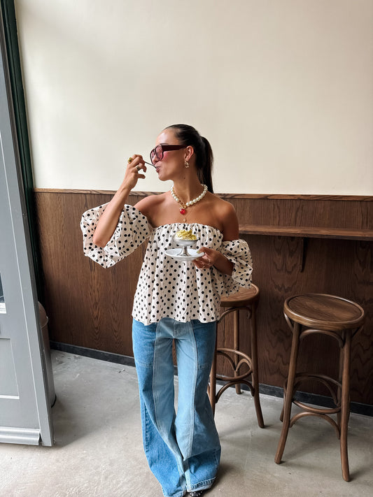 Dots off shoulder top wit - pre order