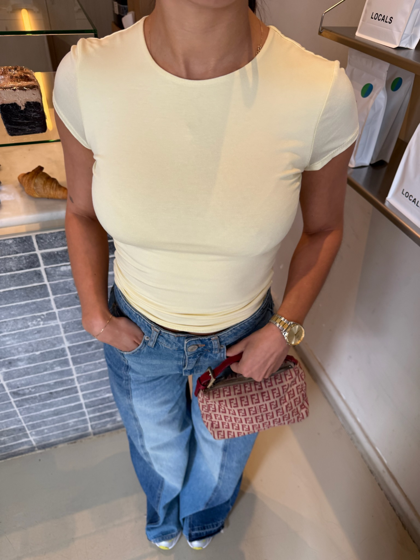 Butter yellow top korte mouw